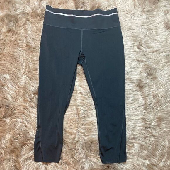 Athleta Sonic High-low Raw Hem Gray Reflective Capri Leggings - Picture 2 of 14